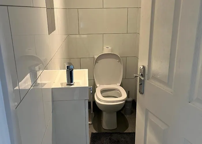 Apartment Short Term Lets From £15 Per Person Per Night