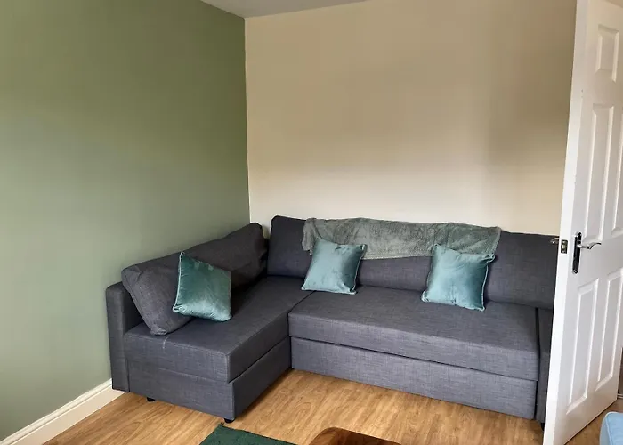 Apartment Short Term Lets From £15 Per Person Per Night *