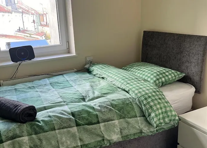 Short Term Lets From £15 Per Person Per Night Apartment Bristol
