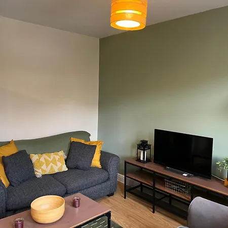 شقة Short Term Lets From £15 Per Person Per Night *