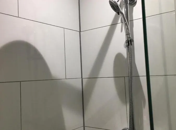 Short Term Lets From £15 Per Person Per Night شقة *