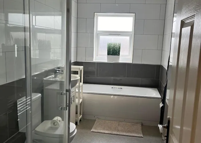 Appartamento Short Term Lets From £15 Per Person Per Night