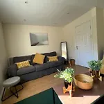 Short Term Lets From £15 Per Person Per Night * Бристоль