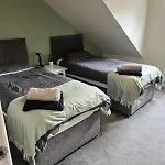 Апартаменти Short Term Lets From £15 Per Person Per Night Бристоль