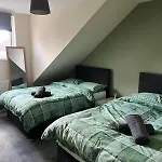 Short Term Lets From £15 Per Person Per Night Бристоль