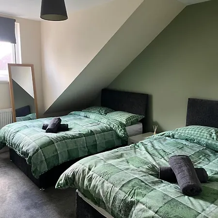 Short Term Lets From £15 Per Person Per Night بريستول