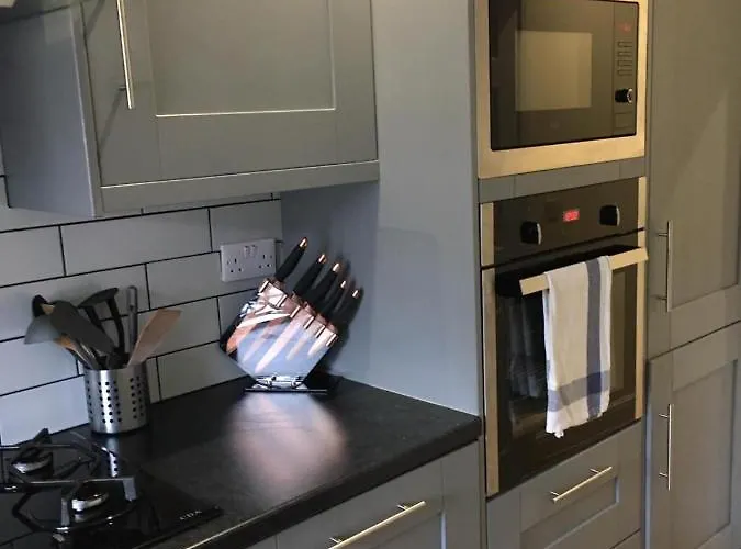 Apartment Short Term Lets From £15 Per Person Per Night *