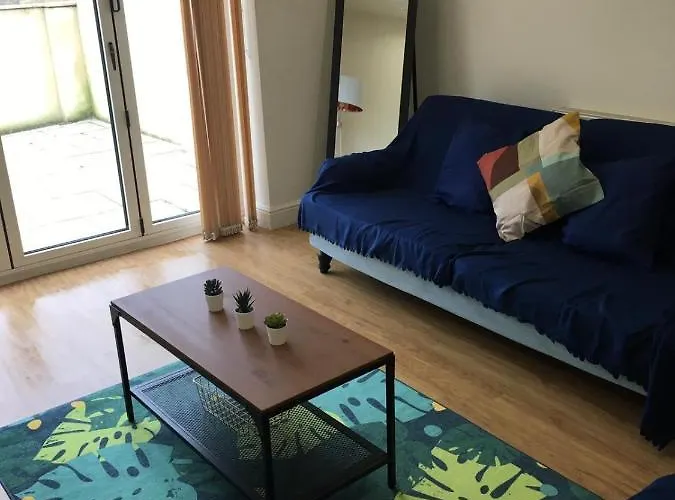 Short Term Lets From £15 Per Person Per Night 公寓