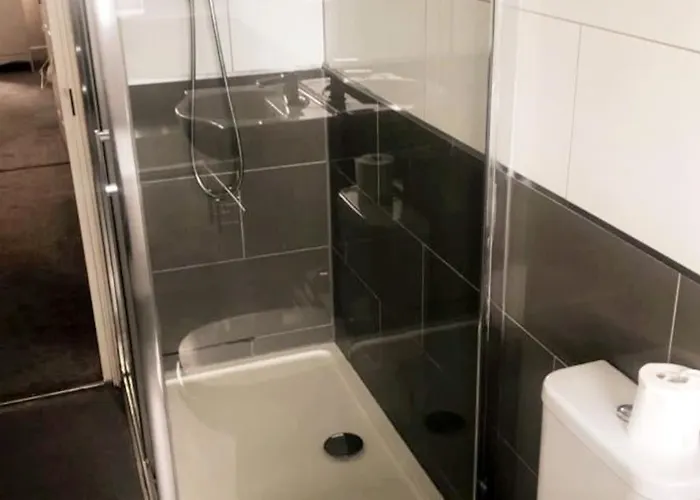 Short Term Lets From £15 Per Person Per Night 公寓